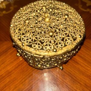Mid Century Hollywood Regency style Round Gold Guilt metal Box ❤️